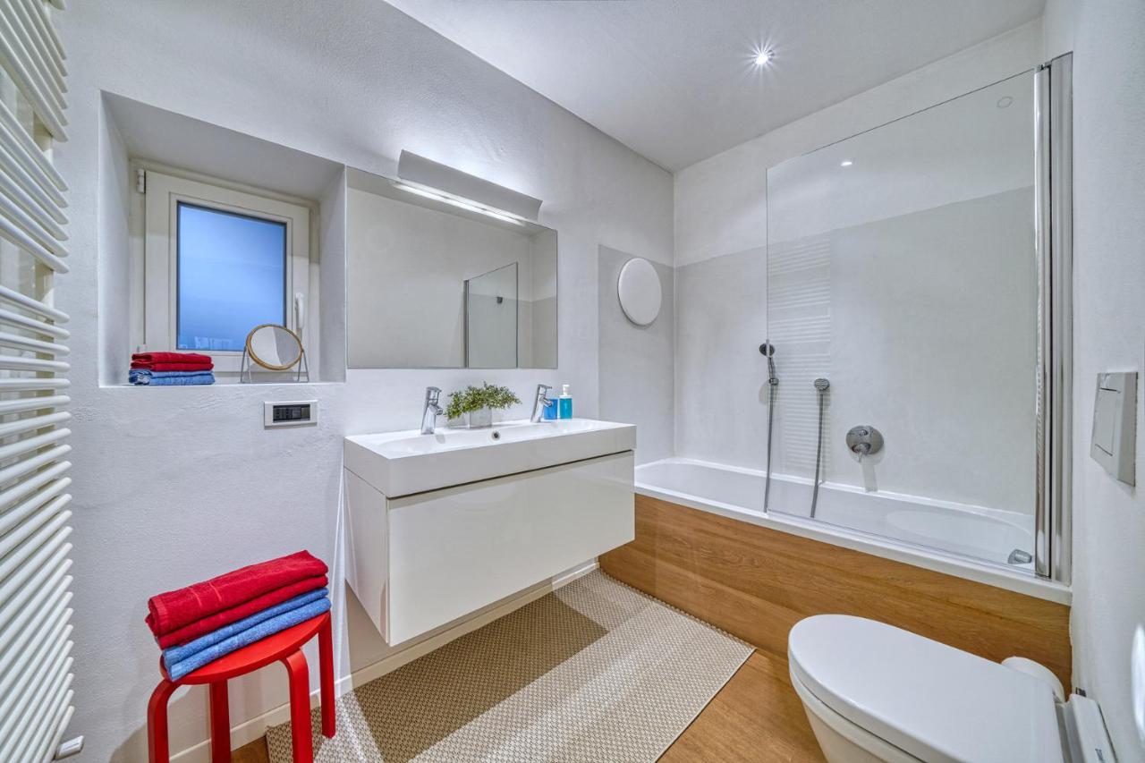 Centrally Located Apartment With Parking Space Калдаро Екстериор снимка