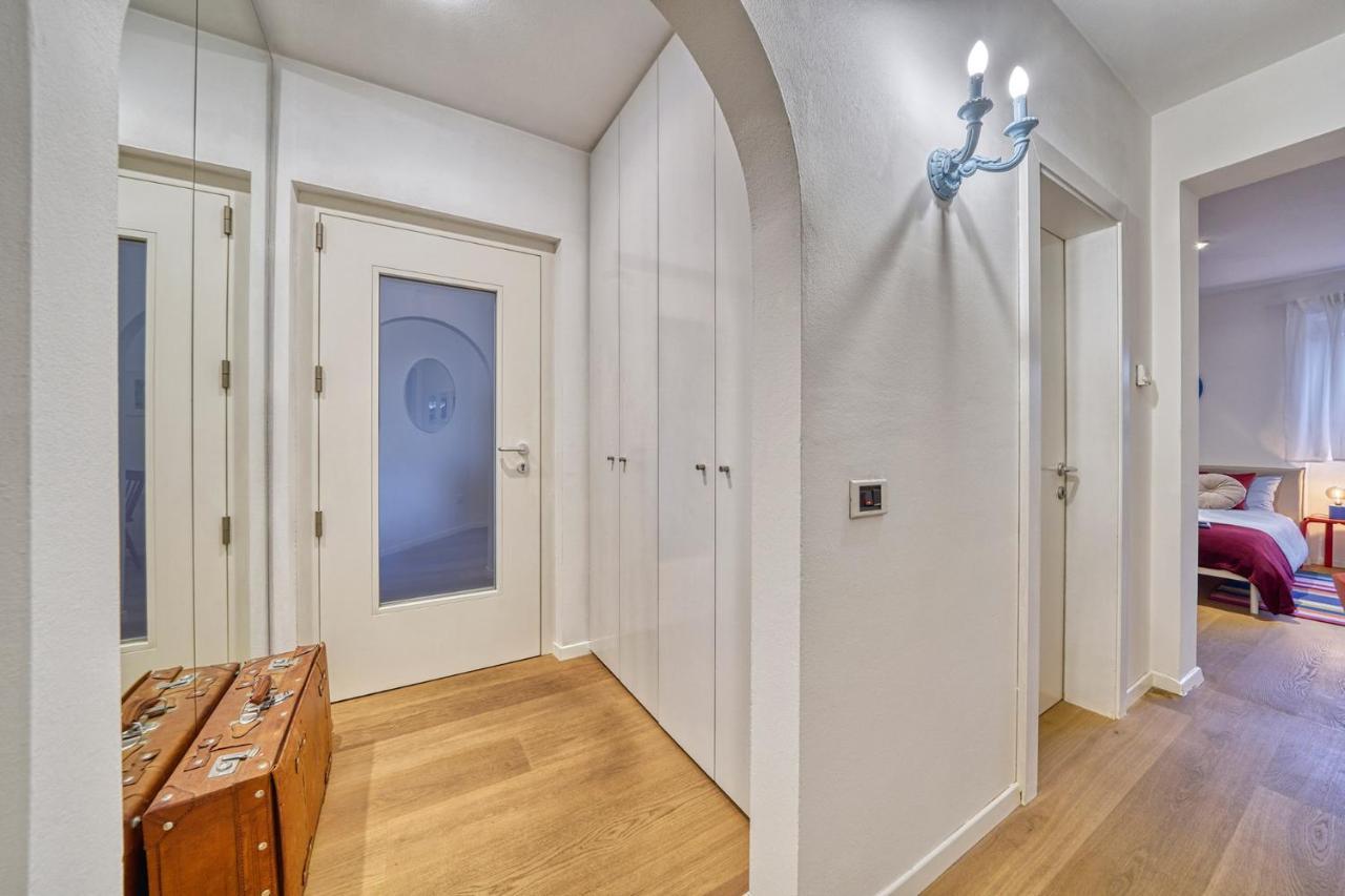 Centrally Located Apartment With Parking Space Калдаро Екстериор снимка